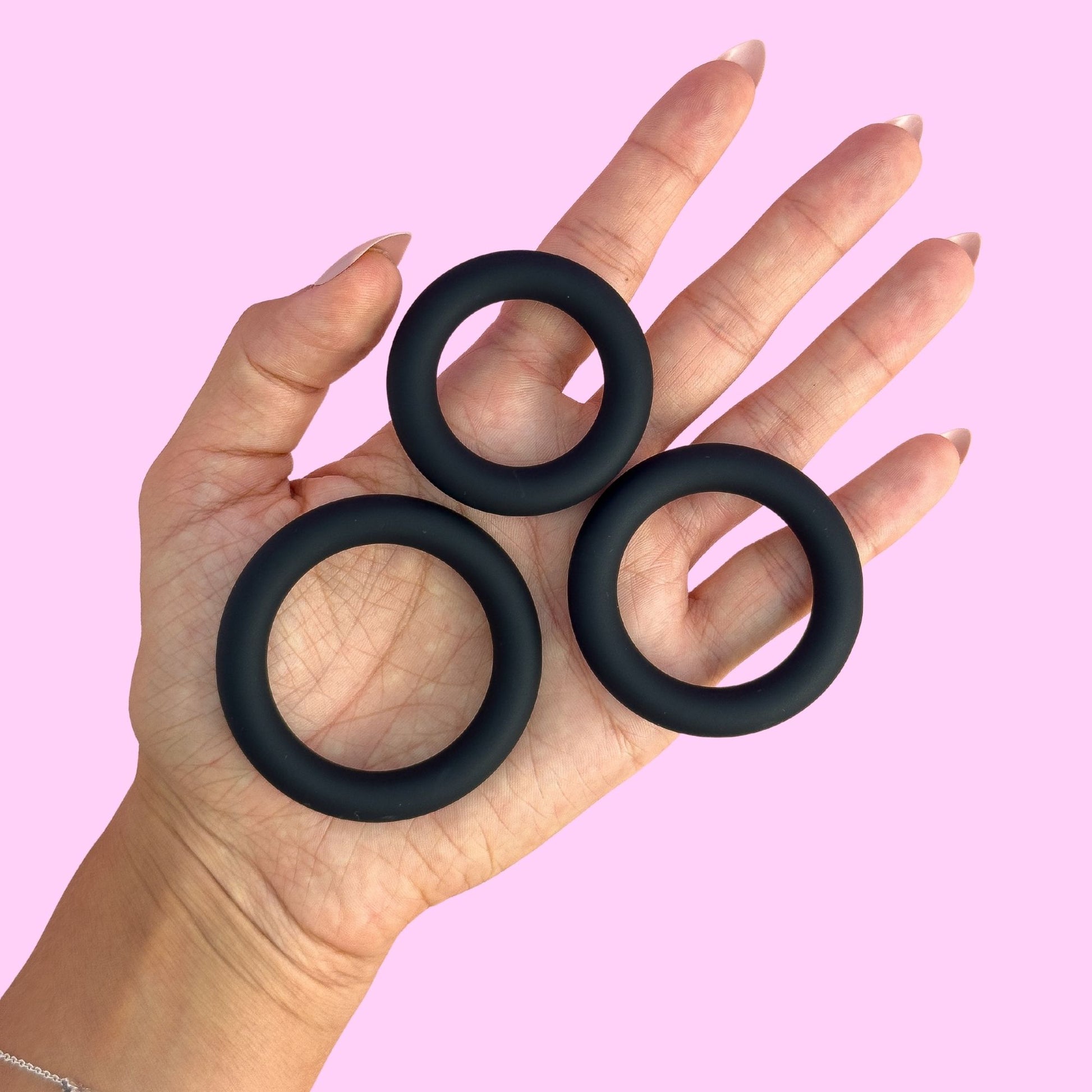 penis rings in 3 sizes small, medium and large for cock rings great for males.